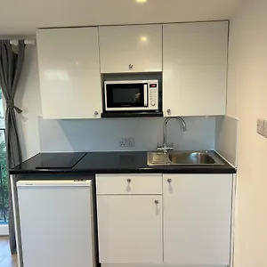 https://lovely-self-contained-loft-studio-33as4.brighton-hotels-england.com